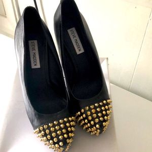 Steve Madden black leather high heels with gold studs ! Size 8